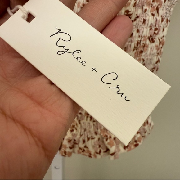 Rylee + Cru
Teen Zayla Top In Wildflower size 12 new with tag - Picture 3 of 6